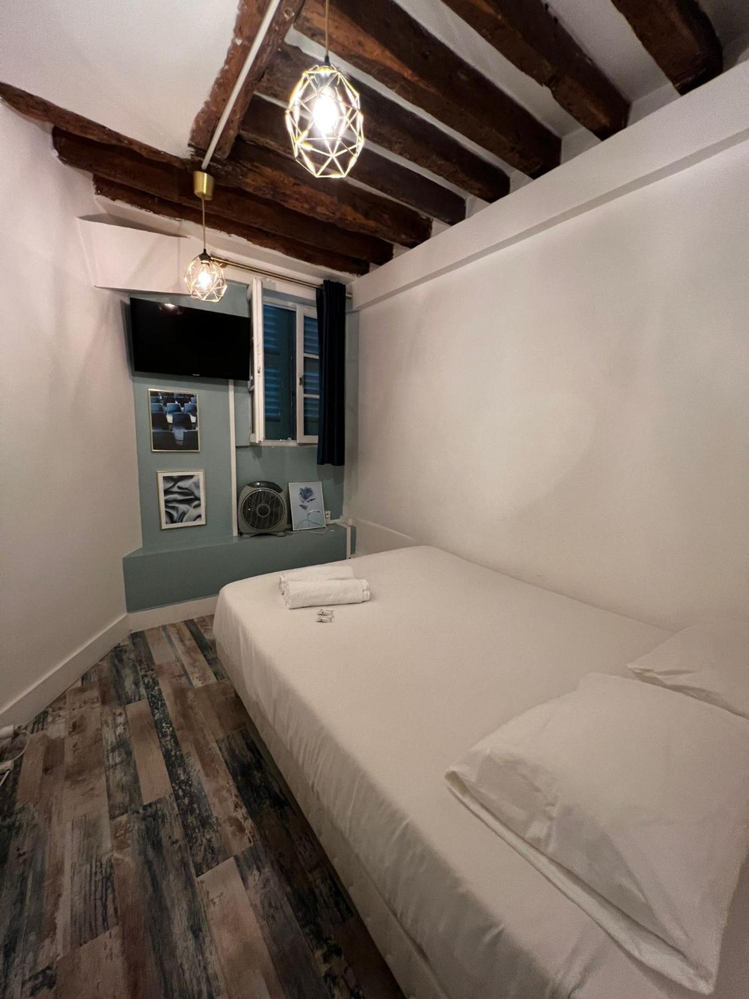 Apartmán Joli 2 Pieces Proche Marais Paříž Exteriér fotografie