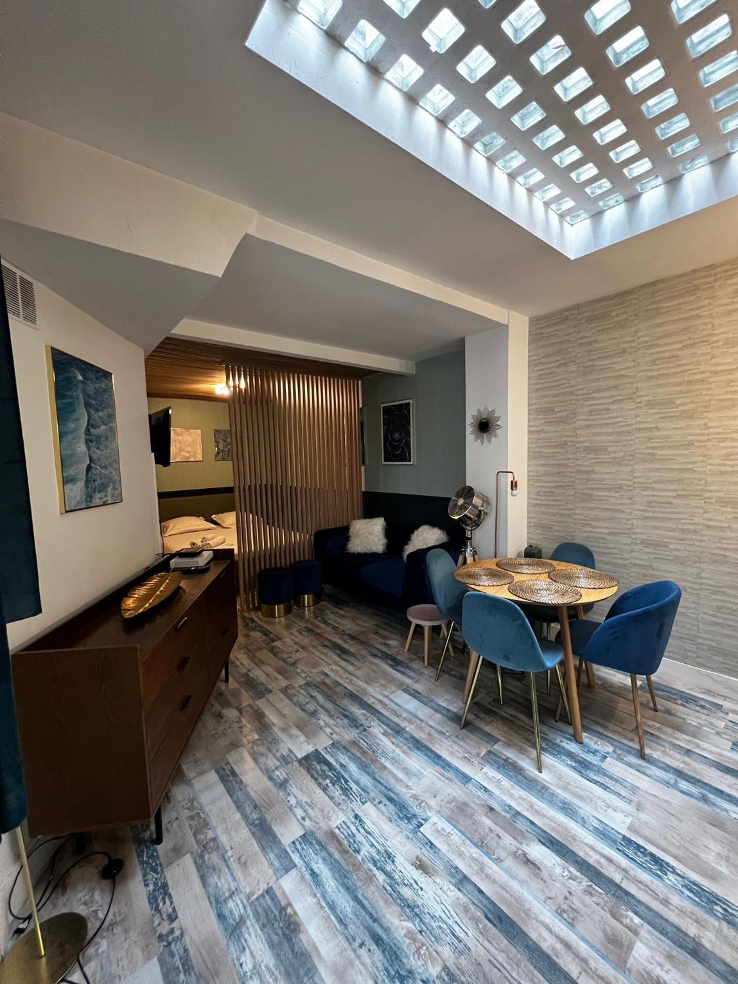 Apartmán Joli 2 Pieces Proche Marais Paříž Exteriér fotografie